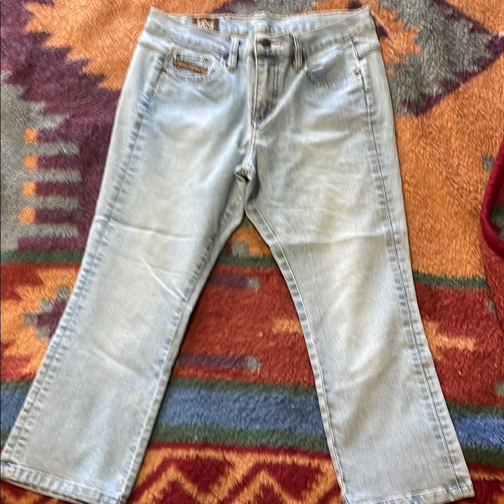 Light Blue Women’s Capri Jeans